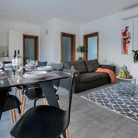 Stunning Penthouse Roof Terrace & Communal Swimming Pool St. Paul's Bay Ngoại thất bức ảnh