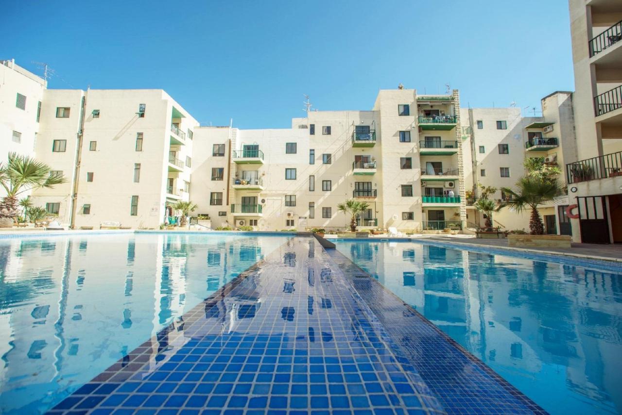 Stunning Penthouse Roof Terrace & Communal Swimming Pool St. Paul's Bay Ngoại thất bức ảnh