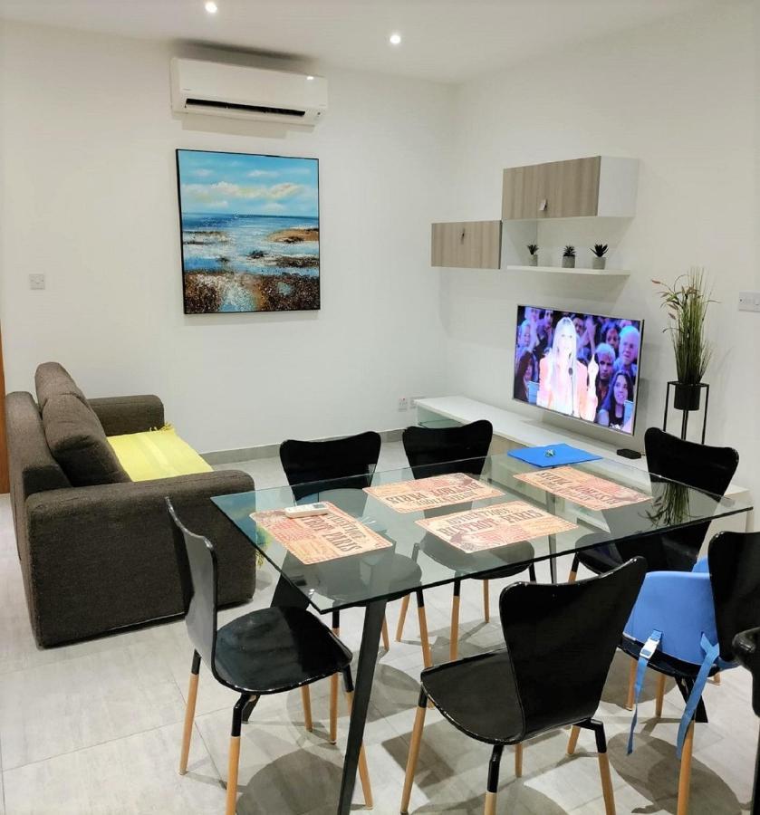 Stunning Penthouse Roof Terrace & Communal Swimming Pool St. Paul's Bay Ngoại thất bức ảnh