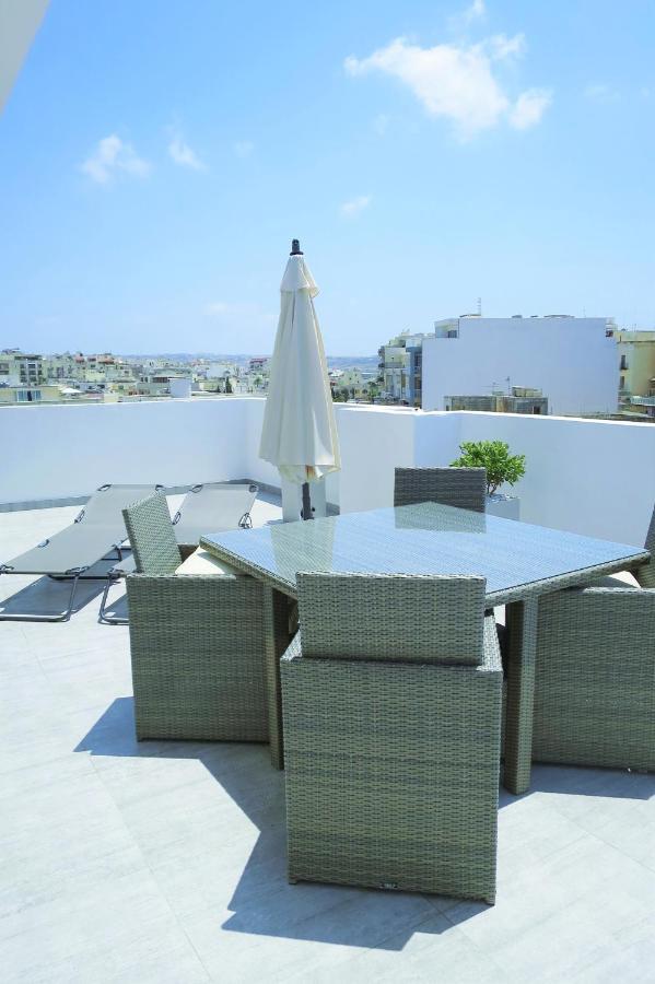 Stunning Penthouse Roof Terrace & Communal Swimming Pool St. Paul's Bay Ngoại thất bức ảnh